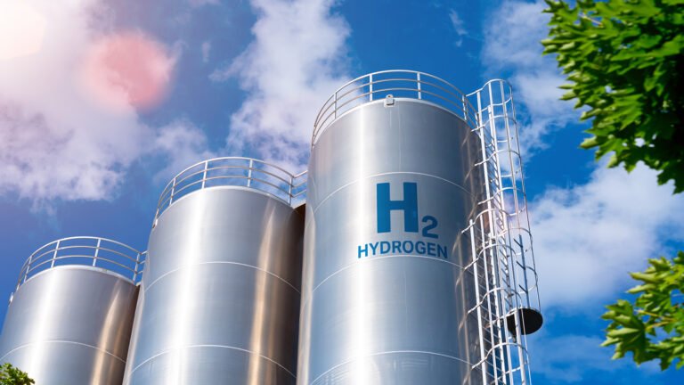 Iraq to Set Up Green Hydrogen Project Aramco, CNBM Partner on Advanced Materials
